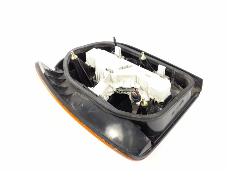 Recambio de piloto trasero derecho para volkswagen polo berlina (6n1) 1.9 diesel referencia OEM IAM 962566  