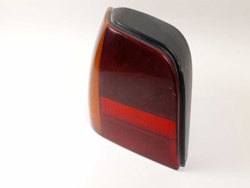 Recambio de piloto trasero izquierdo para volkswagen polo berlina (6n1) 1.9 diesel referencia OEM IAM 962565  