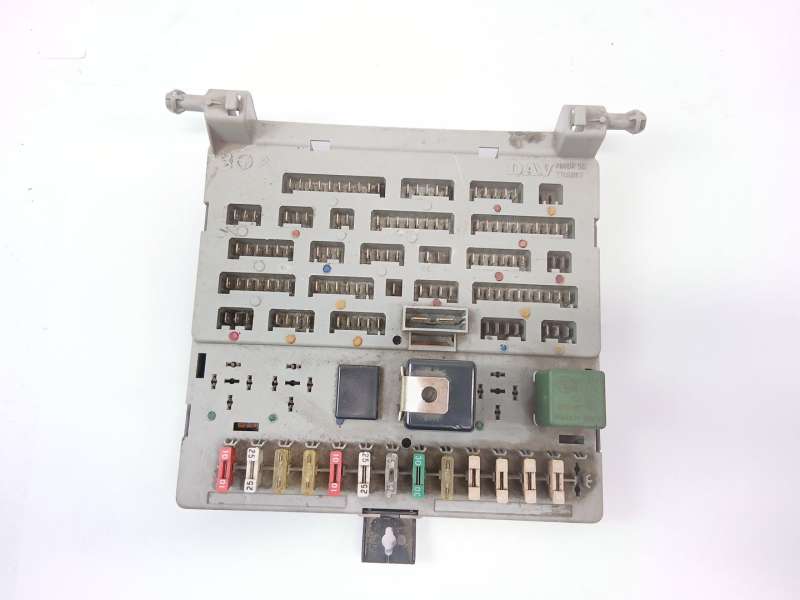 CAJA RELES / FUSIBLES 