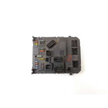 CAJA RELES / FUSIBLES 9652474380 BSIF0100 S118085300