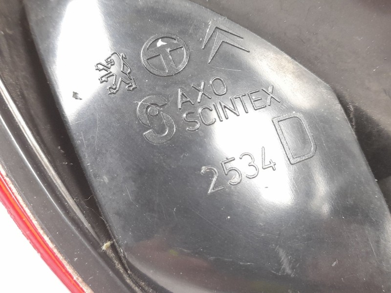 Recambio de piloto trasero derecho para citroen xsara (n1) 1.9 d referencia OEM IAM 2534D  