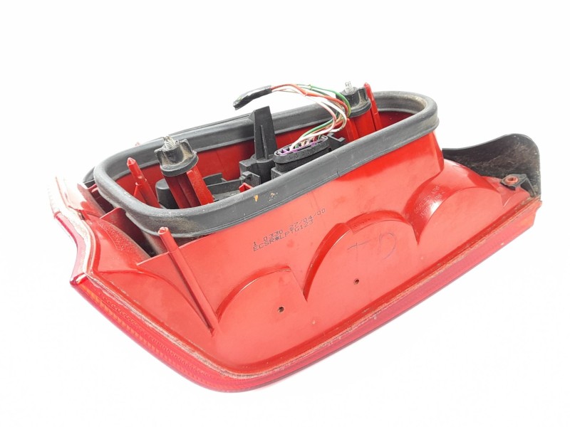 Recambio de piloto trasero derecho para peugeot 106 (s1) 1.5 d referencia OEM IAM 2274D  