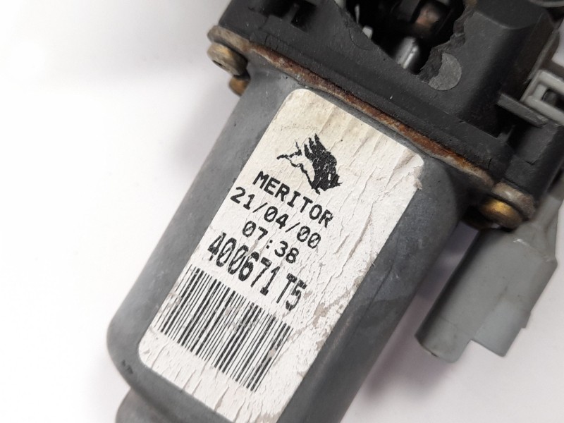 Recambio de elevalunas delantero izquierdo para peugeot 106 (s1) 1.5 d referencia OEM IAM 400671T5 111049 