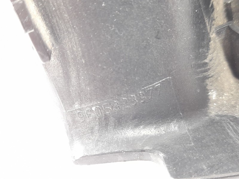 Recambio de moldura para peugeot 106 (s1) 1.5 d referencia OEM IAM 9605823377  