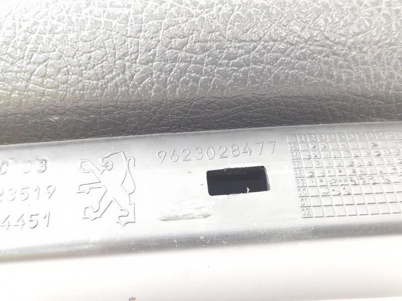 Recambio de moldura para peugeot 106 (s1) 1.5 d referencia OEM IAM 9623028477  
