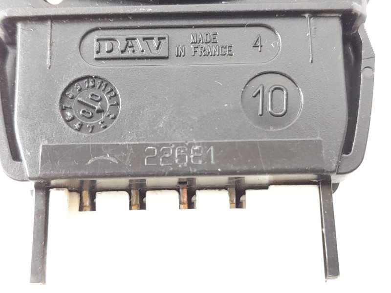 Recambio de mando elevalunas delantero izquierdo para peugeot 106 (s1) 1.5 d referencia OEM IAM 22681  