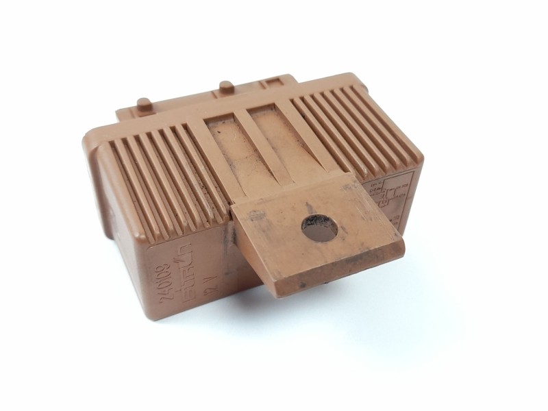 Recambio de rele para citroen xantia berlina 2.0 hdi sx referencia OEM IAM 240109  