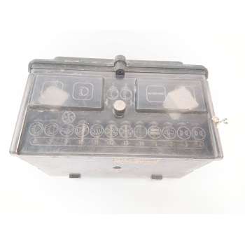 CAJA RELES / FUSIBLES 13001600 