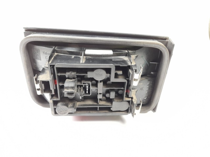 Recambio de piloto trasero izquierdo para citroen xantia berlina 2.0 hdi sx referencia OEM IAM   