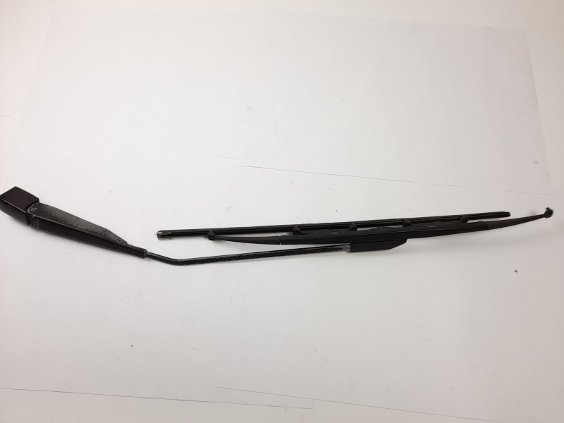 Recambio de brazo limpia trasero para citroen xantia berlina 2.0 hdi sx referencia OEM IAM   