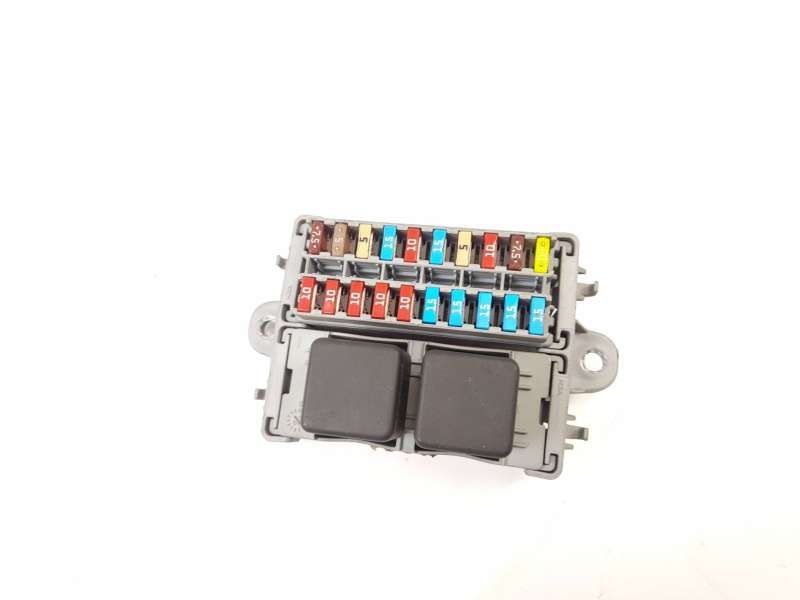 CAJA RELES / FUSIBLES 