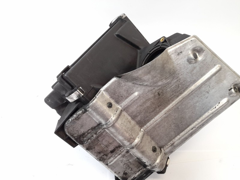 Recambio de filtro aire para audi a4 b5 (8d2) 1.9 tdi referencia OEM IAM 8D0129969  