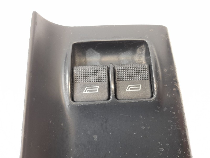 Recambio de mando elevalunas delantero izquierdo para audi a4 b5 (8d2) 1.9 tdi referencia OEM IAM 4D09598550IC  