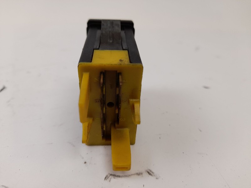 Recambio de interruptor para audi a4 b5 (8d2) 1.9 tdi referencia OEM IAM   