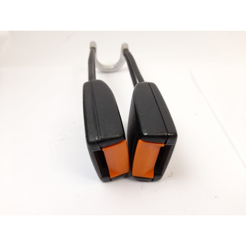 Recambio de enganche cinturon seguridad trasero central para volkswagen golf iii (1h1) 1.9 tdi referencia OEM IAM 1H0857739A  