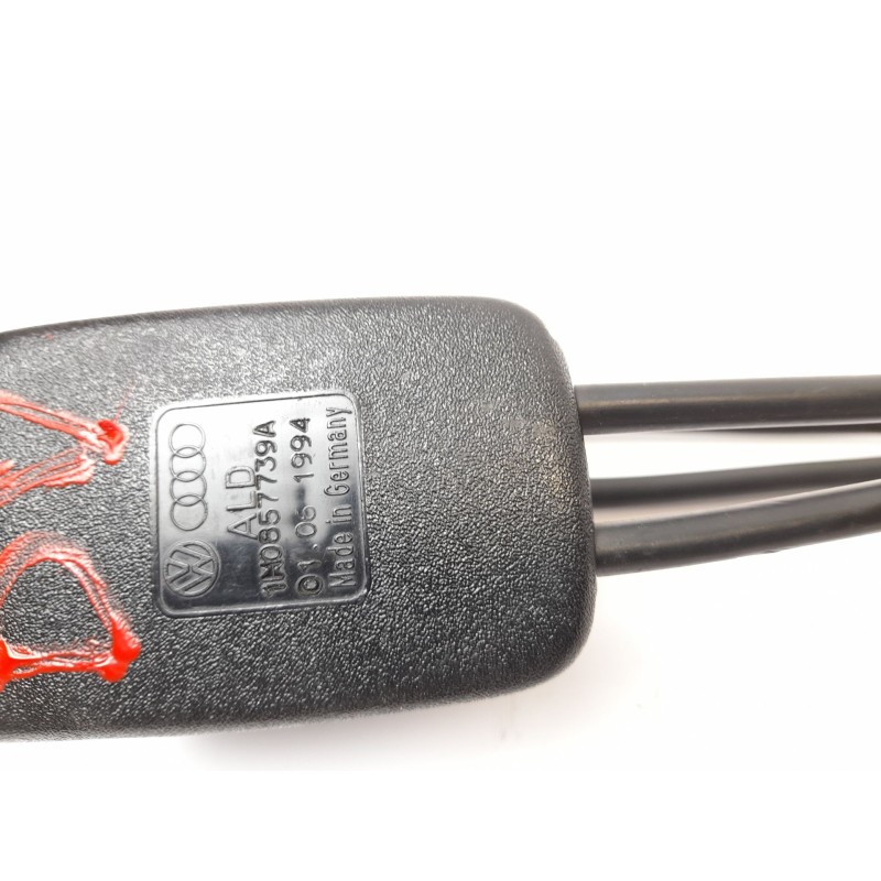 Recambio de enganche cinturon seguridad trasero central para volkswagen golf iii (1h1) 1.9 tdi referencia OEM IAM 1H0857739A  
