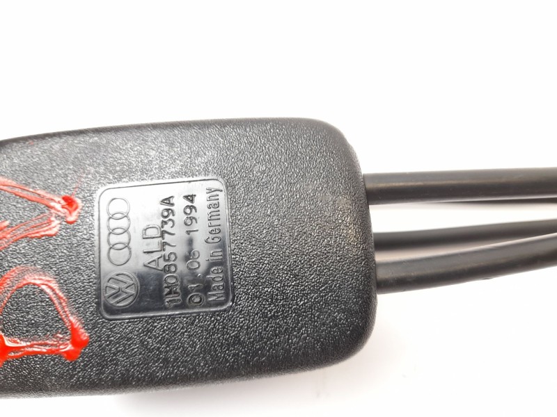 Recambio de enganche cinturon seguridad trasero central para volkswagen golf iii (1h1) 1.9 tdi referencia OEM IAM 1H0857739A  