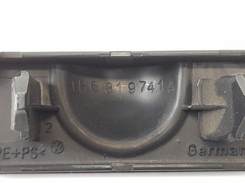 Recambio de moldura para volkswagen golf iii (1h1) 1.9 tdi referencia OEM IAM 1H6819741A  