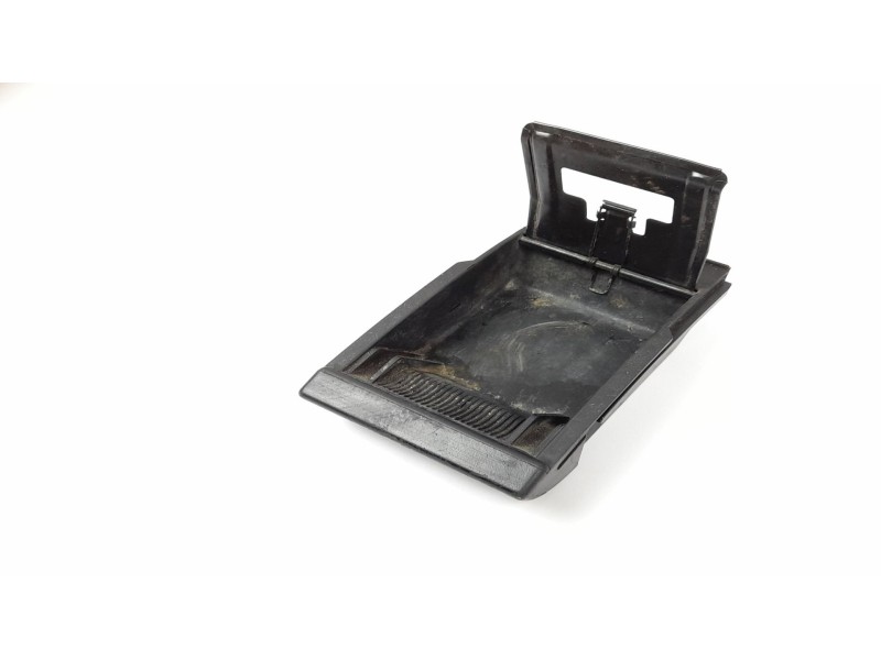 Recambio de cenicero para seat ibiza (6k1) 1.9 d referencia OEM IAM 6K0857952A  