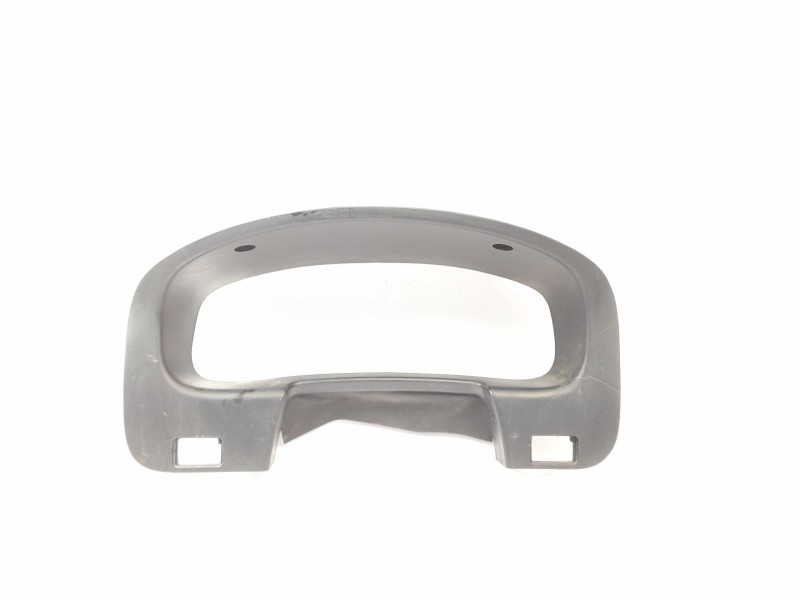 Recambio de moldura para nissan pick up (d22) 2.5 d referencia OEM IAM 68240VJ400  