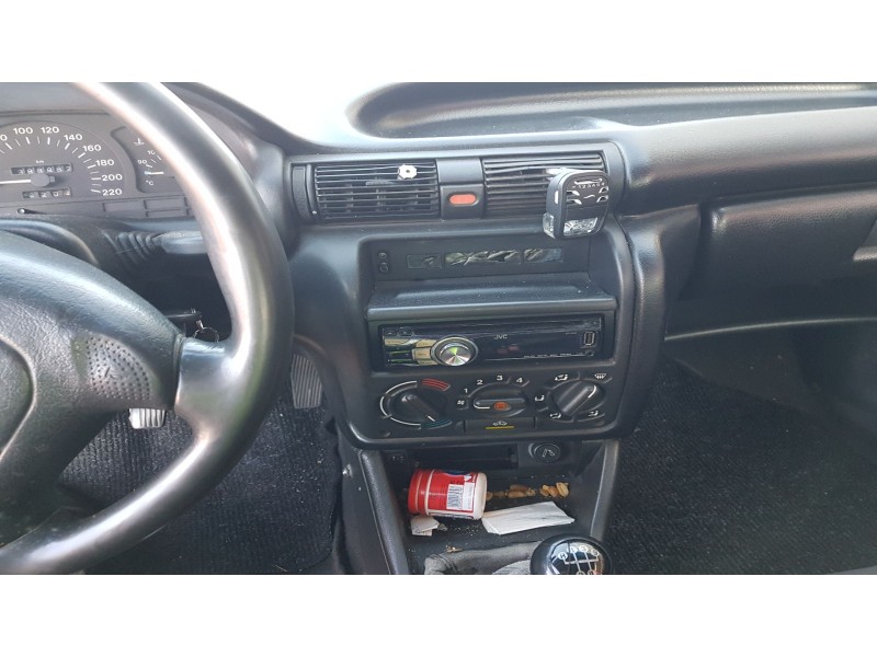 opel astra f classic sedán del año 1992