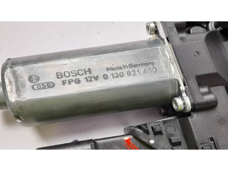 Recambio de motor elevalunas trasero derecho para volkswagen golf plus (521) advance referencia OEM IAM 0130821430 5M0839402F 