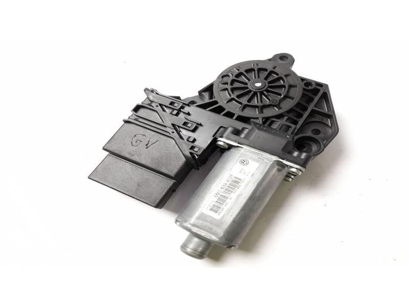 Recambio de motor elevalunas trasero derecho para volkswagen golf plus (521) advance referencia OEM IAM 0130821430 5M0839402F 