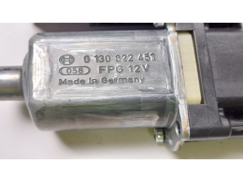 Recambio de motor elevalunas delantero derecho para volkswagen golf plus (521) advance referencia OEM IAM 0130822451  