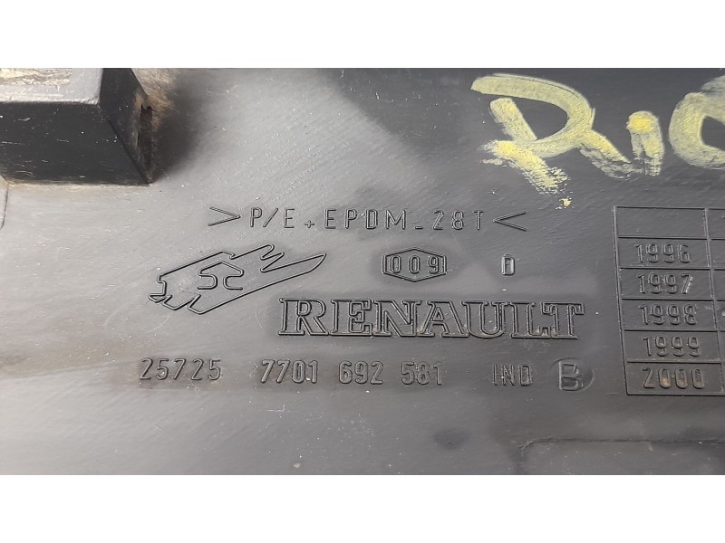 Recambio de molduras delanteras para opel movano furgón (f9) 2.8 dti referencia OEM IAM 7701692581  