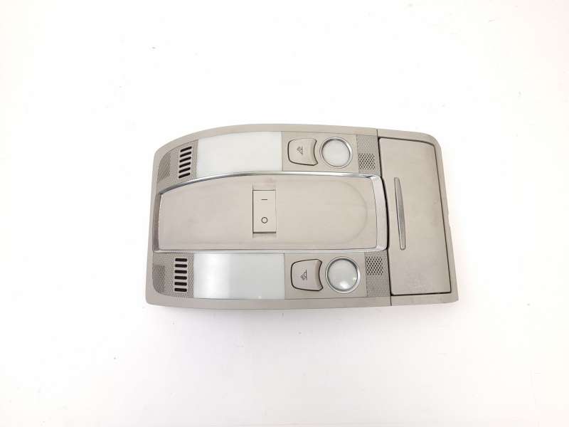 LUZ INTERIOR 4F0947135BQ 