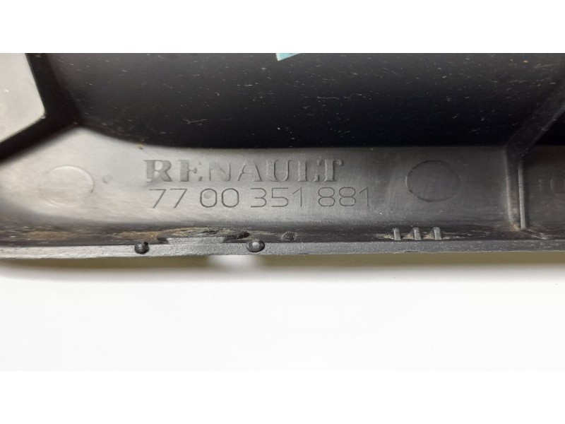 Recambio de moldura para opel movano furgón (f9) 2.8 dti referencia OEM IAM 7700351881  