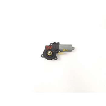 MOTOR ELEVALUNAS DELANTERO DERECHO 0130821939 