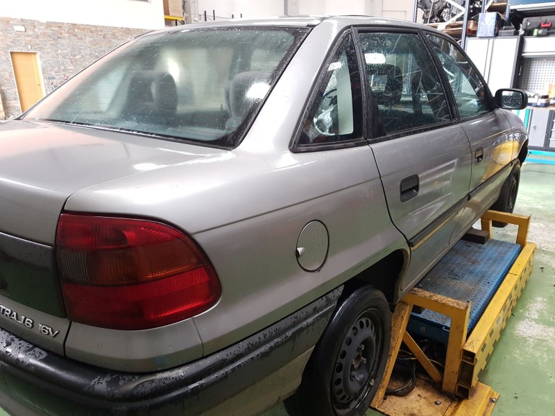 opel astra f fastback (t92) del año 1994