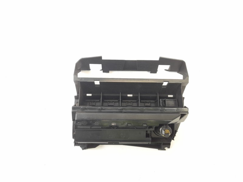 Recambio de cenicero para bmw serie 3 berlina (e46) 320d referencia OEM IAM 307090800 307090100 8205377