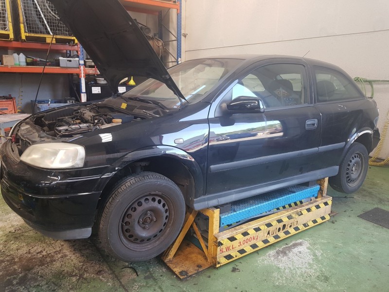 opel astra g fastback (t98) del año 2000