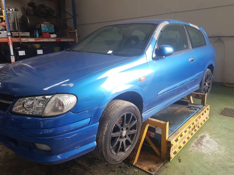 nissan almera ii hatchback (n16) del año 2000