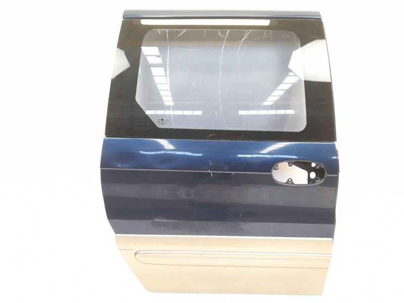 Recambio de puerta trasera derecha para kia carnival ii 2.9 crdi lx referencia OEM IAM   