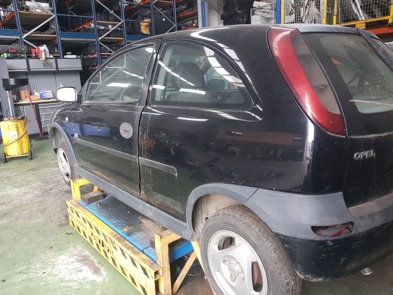 opel corsa c (x01) del año 2000
