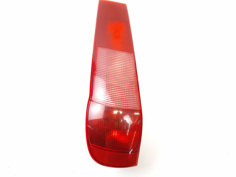 Recambio de piloto trasero izquierdo para fiat punto berl. (176) 1.2 cat referencia OEM IAM 7730723 29420102 