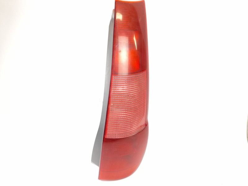 Recambio de piloto trasero derecho para fiat punto berl. (176) 1.2 cat referencia OEM IAM 7730722 29420202 