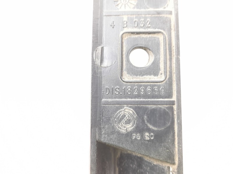 Recambio de moldura para fiat punto berl. (176) 1.2 cat referencia OEM IAM 1829639  