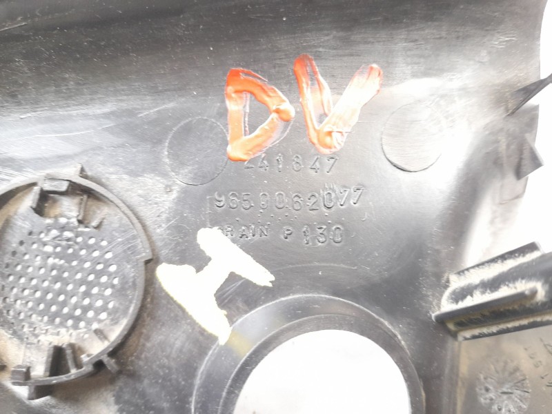 Recambio de moldura para peugeot 206 berlina 1.4 i referencia OEM IAM 9650062077  