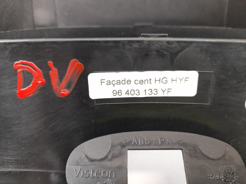 Recambio de moldura para peugeot 206 berlina 1.4 i referencia OEM IAM 96403133  