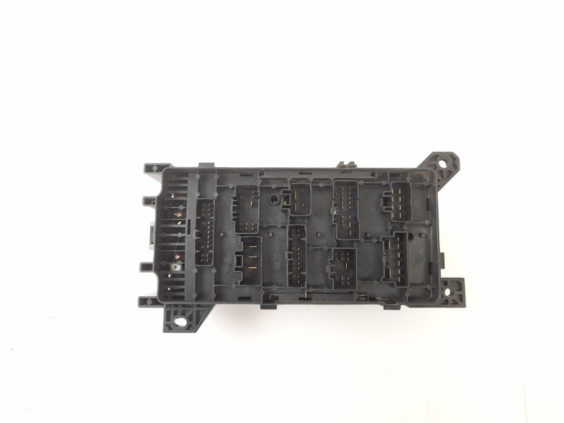 Recambio de caja reles / fusibles para kia carnival ii 2.9 crdi lx referencia OEM IAM 0K53H L03H 