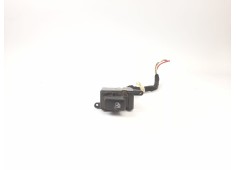 Recambio de mando elevalunas trasero izquierdo para kia carnival ii 2.9 crdi lx referencia OEM IAM   