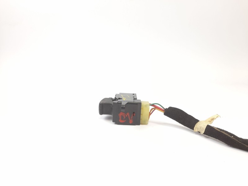 Recambio de mando elevalunas trasero izquierdo para kia carnival ii 2.9 crdi lx referencia OEM IAM   