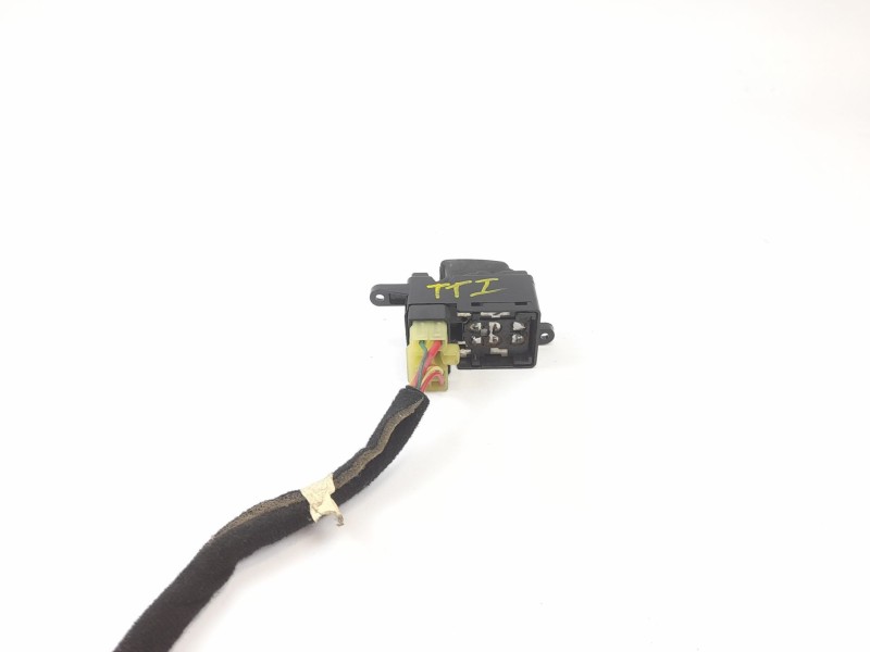 Recambio de mando elevalunas trasero izquierdo para kia carnival ii 2.9 crdi lx referencia OEM IAM   
