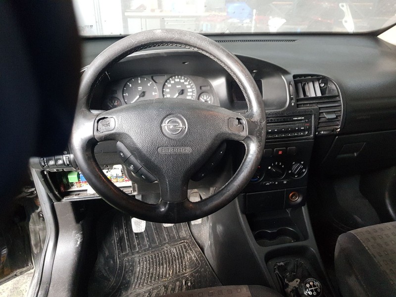 opel zafira a del año 2002