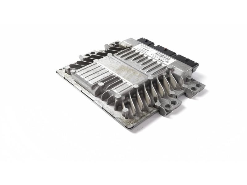 Recambio de centralita motor uce para renault scenic ii 1.5 dci diesel referencia OEM IAM 8200804775  