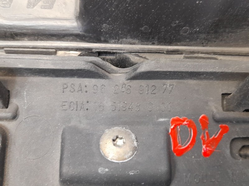 Recambio de rejilla delantera para peugeot 206 berlina 1.4 i referencia OEM IAM 9628691277 1851948001 